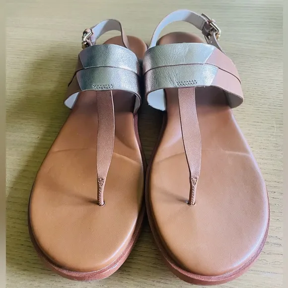 COLE HAAN AINSLEE GOLD CARAMEL THONG SANDALS SIZE 9B