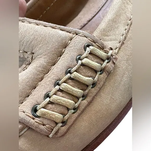 Cole Haan women’s Cream Leather Loafers Sz 6M preloved