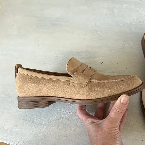 Cole Hahn Stassi Suede Penny Loafers in Biscuit Size 7B Cushioned Lining Preppy