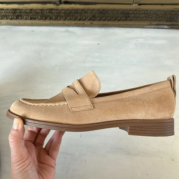 Cole Hahn Stassi Suede Penny Loafers in Biscuit Size 7B Cushioned Lining Preppy