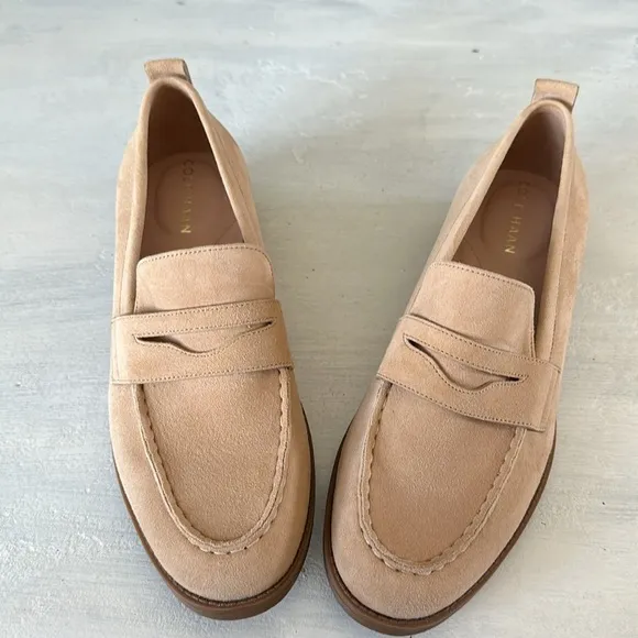 Cole Hahn Stassi Suede Penny Loafers in Biscuit Size 7B Cushioned Lining Preppy