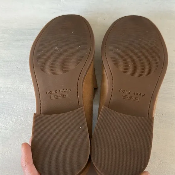 Cole Hahn Stassi Suede Penny Loafers in Biscuit Size 7B Cushioned Lining Preppy