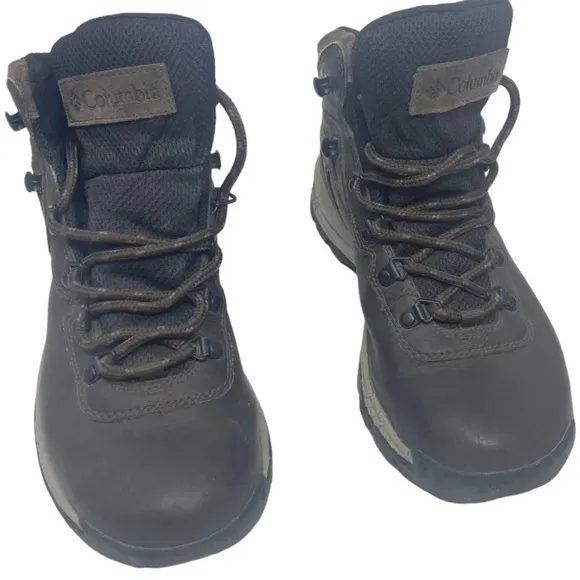 Columbia Brown Newton Ridge Plus Womens size 8.5 M Hiking Leather Boots