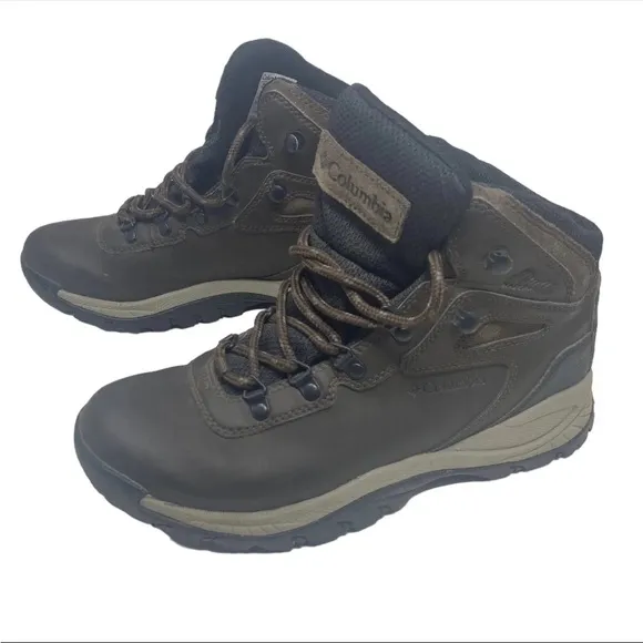 Columbia Brown Newton Ridge Plus Womens size 8.5 M Hiking Leather Boots