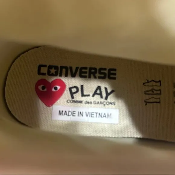 Comme de Garçons PLAY x Converse Chuck Taylor Womens Sneakers (fits W9)