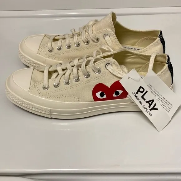 Comme des Garçons PLAY Cream Sneakers with Red Heart