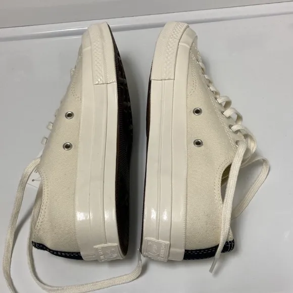 Comme des Garçons PLAY Cream Sneakers with Red Heart