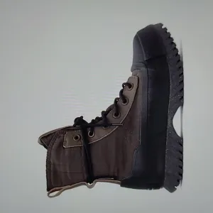 Converse Chuck Taylor Lugged Waterproof Boots Size 9W  7M