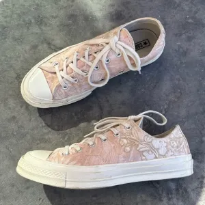CONVERSE Embroidered Floral Sneakers Low Top Chuck Taylors Women's 10 or Mens 8