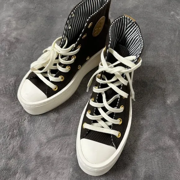 Converse Stylish high-top sneakers on a platform