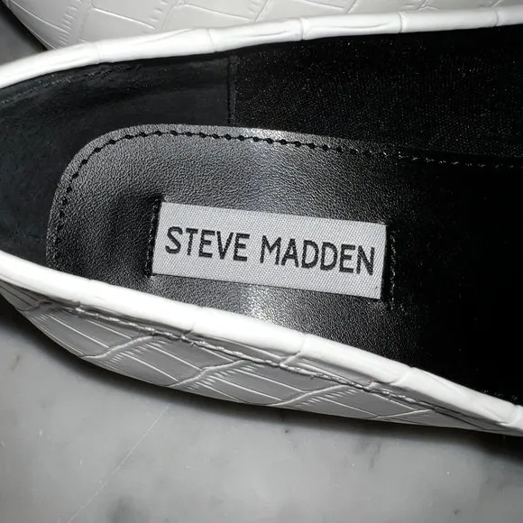 Cool &amp; Classic! NIB STEVE MADDEN Goodman White Croco Penny Loafers Size …