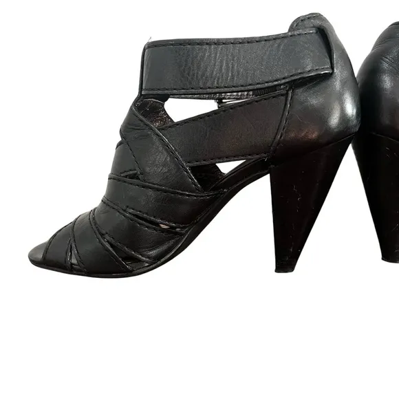 COPY - BLACK COACH Harah size 6.5 good to great condition