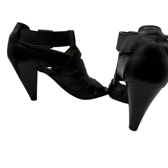 COPY - BLACK COACH Harah size 6.5 good to great condition
