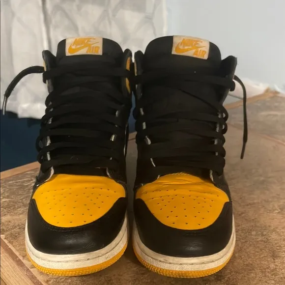 COPY - Nike Kids Jordan 1s “taxi yellow” (NO BOX)