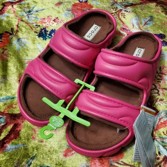 Crocs Cozzy Puffer Dragonfruit Pink Slide Sandals Women's SIZE 10