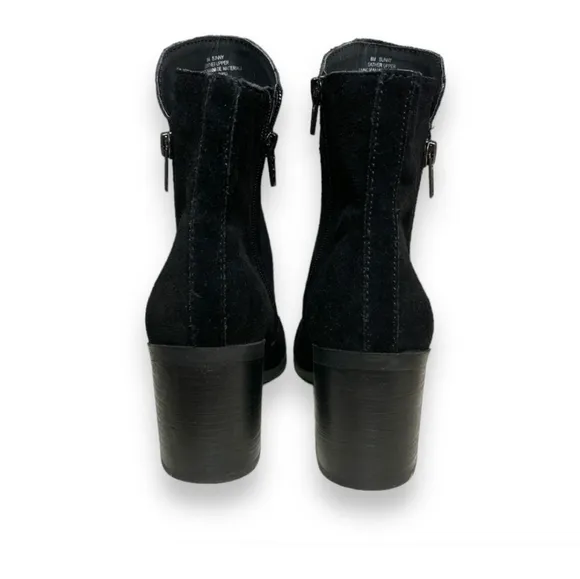 CROWN VINTAGE “Sunny” Black Suede Block Heel Ankle Boots