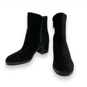 CROWN VINTAGE “Sunny” Black Suede Block Heel Ankle Boots