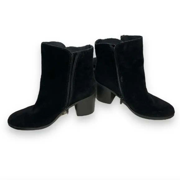 CROWN VINTAGE “Sunny” Black Suede Block Heel Ankle Boots
