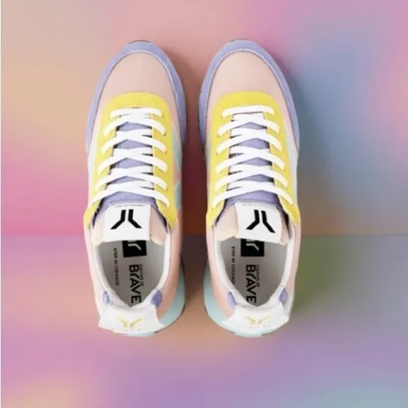 Culture of Brave Pale Peach Bold Runner