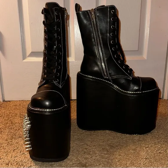 Current Mood Dolls Kill ‘NEVER CENSORED’ OFF Platform Black Spiked Boots NEW 10