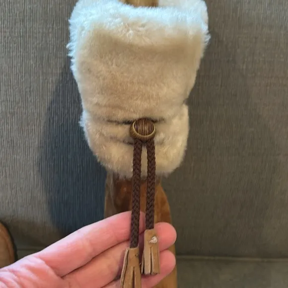 Cushe Waterproof Tan Suede Fleece Boots