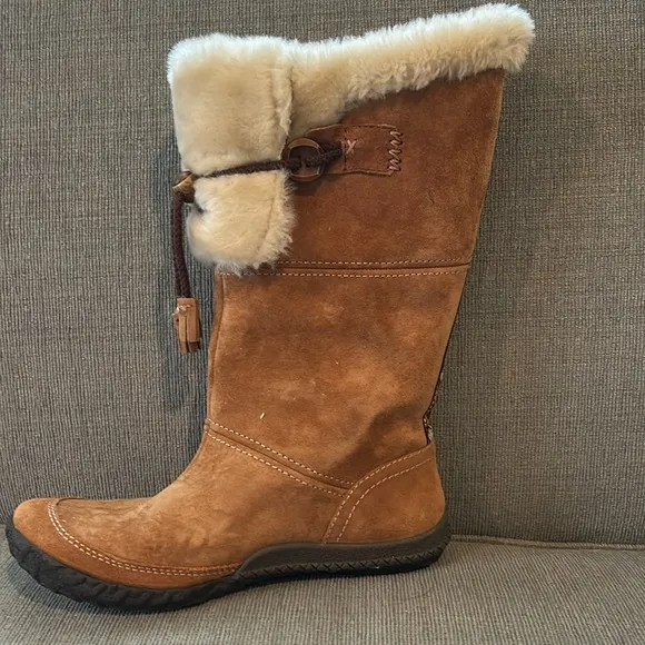 Cushe Waterproof Tan Suede Fleece Boots