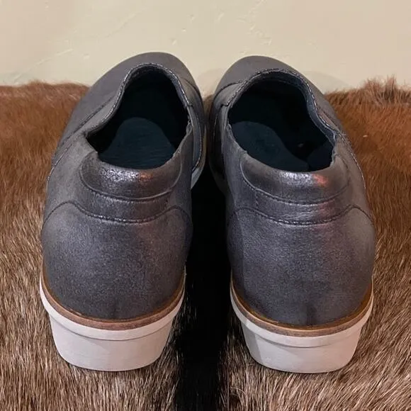 Dansko Julia Pewter Metallic‎ Shoe