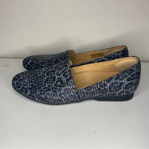Dansko Larisa Leather Pointed Toe Leopard Print Slip On Flats Loafers 7 Size 37