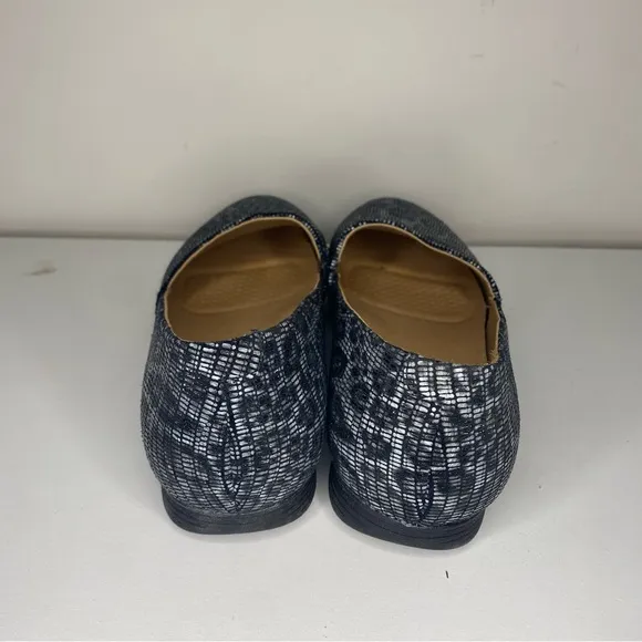 Dansko Larisa Leather Pointed Toe Leopard Print Slip On Flats Loafers 7 Size 37