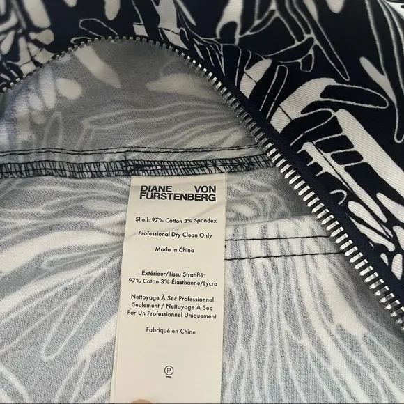 𝅺DIANE Von Furstenberg Front zipper Sheath Dress black and white floral Size 8