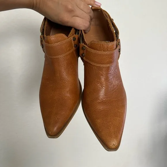 Dingo Kickback Women’s Ankle Boots 8.5