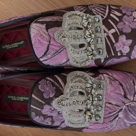 Dolce &amp; Gabbana Purple Velvet loafers with coat of arms embroidery