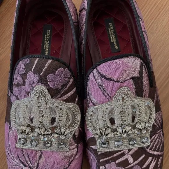 Dolce &amp; Gabbana Purple Velvet loafers with coat of arms embroidery