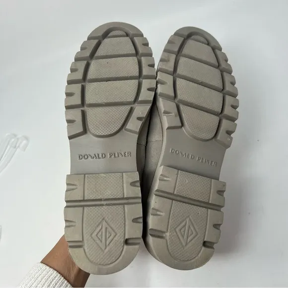 DONALD PLINER HELIO Suede Creeper Loafer Women’s Size 8.5 Chunky Light Taupe