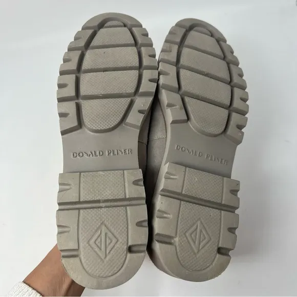 DONALD PLINER HELIO Suede Creeper Loafer Women’s Size 8.5 Chunky Light Taupe