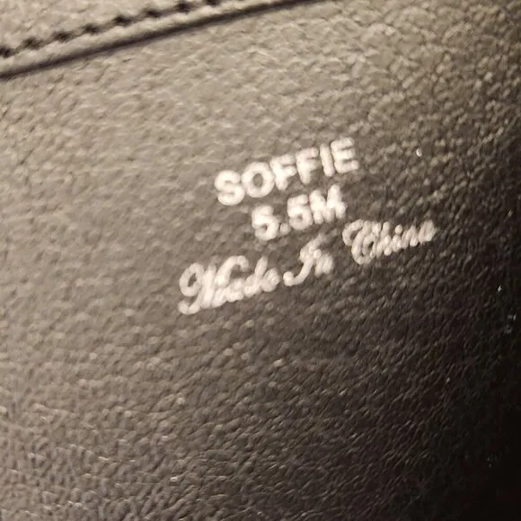 Donald Pliner Women's Soffie Black Leather Boots. NWOT. Size 5.5