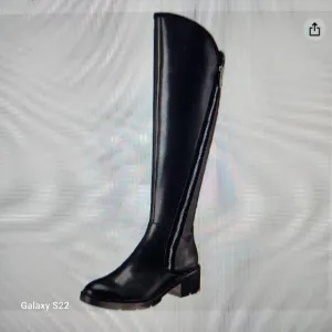 Donald Pliner Women's Soffie Black Leather Boots. NWOT. Size 5.5
