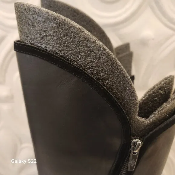 Donald Pliner Women's Soffie Black Leather Boots. NWOT. Size 5.5