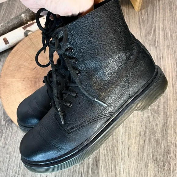 *Dr Martens | Black Pascal Soft Leather 8 Eye Boots Size 5