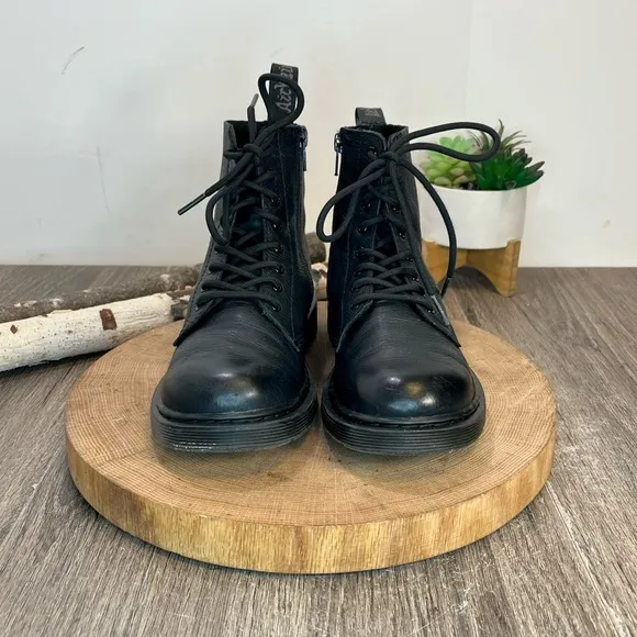 *Dr Martens | Black Pascal Soft Leather 8 Eye Boots Size 5