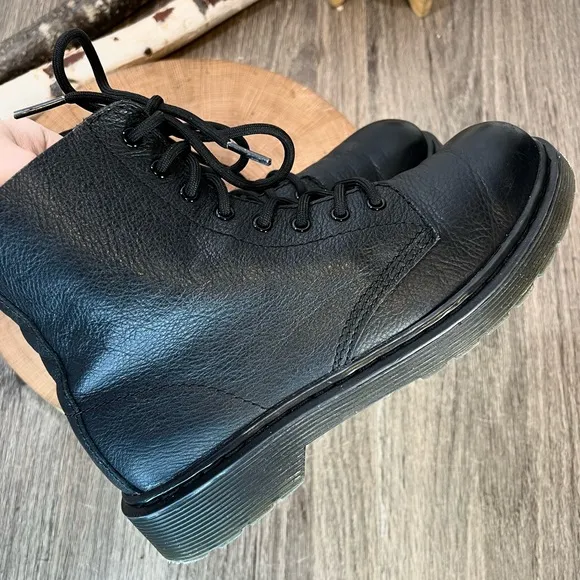 *Dr Martens | Black Pascal Soft Leather 8 Eye Boots Size 5