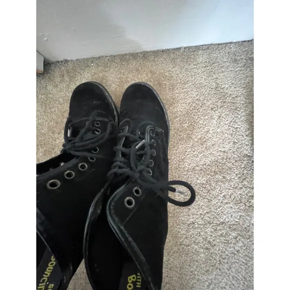 Dr. Martens black suede velvet leather lace up Boots Made in England size 7