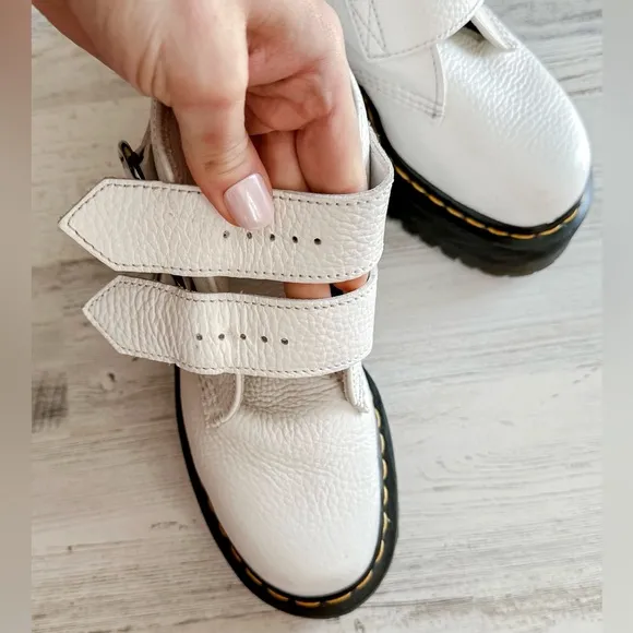 Dr. Martens Devon Heart Buckle White Leather Platform Women's Boots size 7