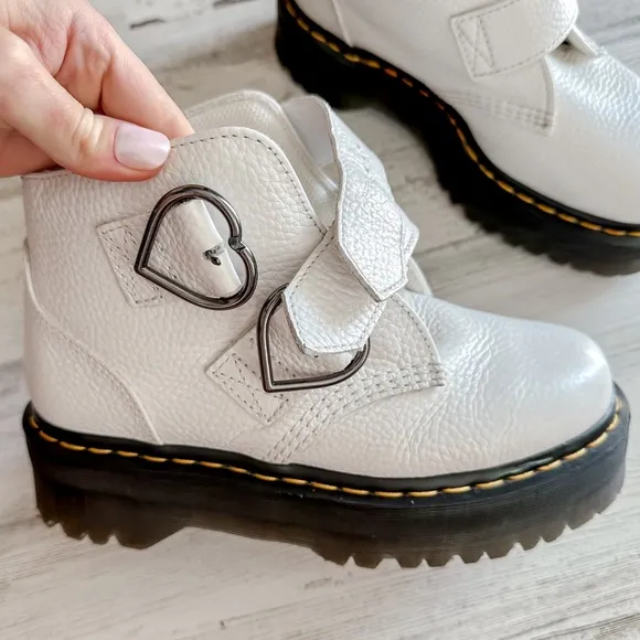 Dr. Martens Devon Heart Buckle White Leather Platform Women's Boots size 7