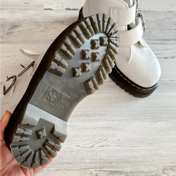 Dr. Martens Devon Heart Buckle White Leather Platform Women's Boots size 7