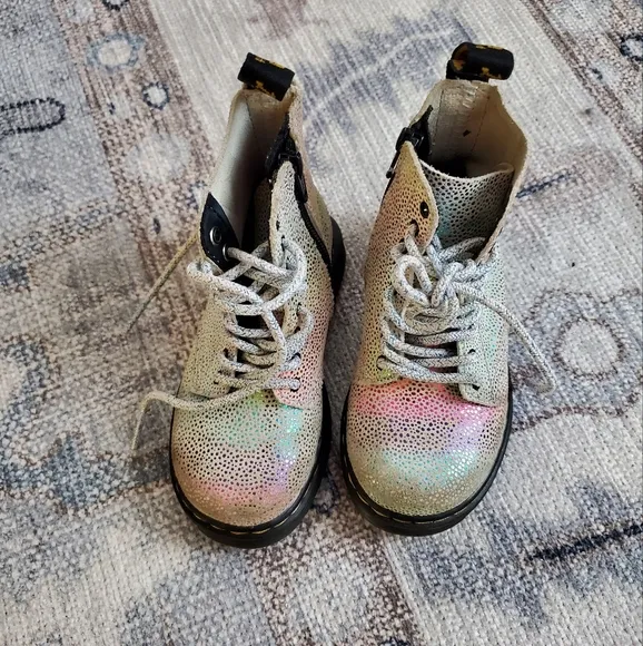Dr. Martens Kids Pascal Iridescent Rainbow Boots sz7