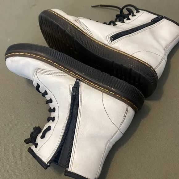 Dr. MARTENS  KIDS white/black color GIRL  Boots w zipper,  Size 3”