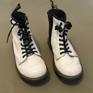 Dr. MARTENS  KIDS white/black color GIRL  Boots w zipper,  Size 3”