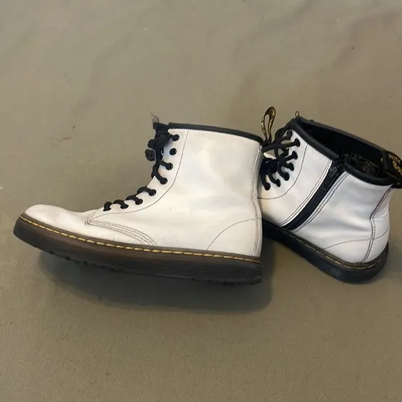 Dr. MARTENS  KIDS white/black color GIRL  Boots w zipper,  Size 3”