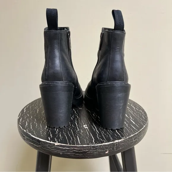 Dr. Martens Magdalena Boots